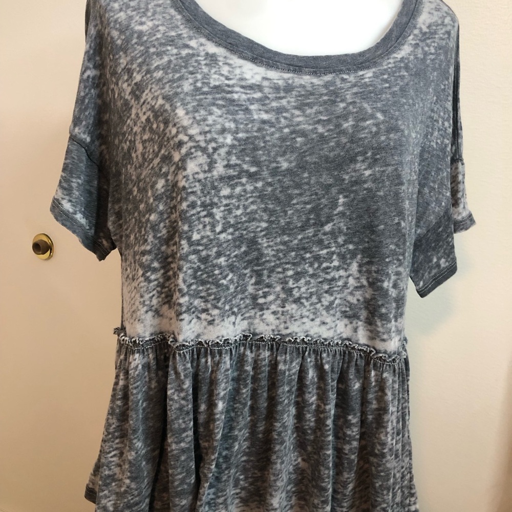 Stylish Gray Short Sleeve Women's Top